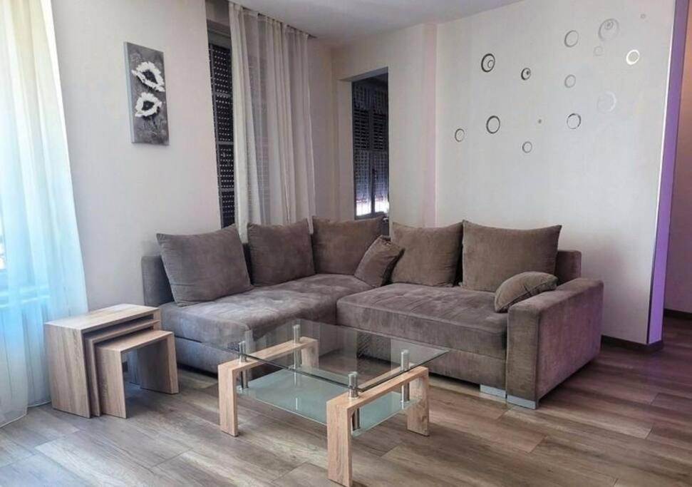 Appartement Au Pied Du Chateau Montbéliard Exterior foto